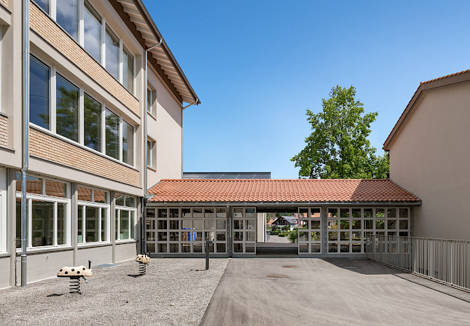 H+R Architekten, Schulhaus Stegmatt, Lyss, Fassade, Zwischenbau