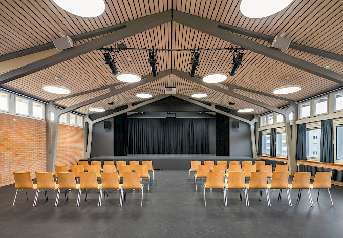 H+R Architekten, Schulhaus Stegmatt, Lyss, Aula