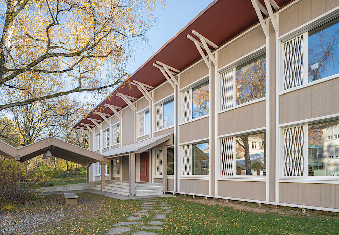 Schulhausprovisorium, Seidenberg, Muri b. Bern, Fassade Nord, Eingang